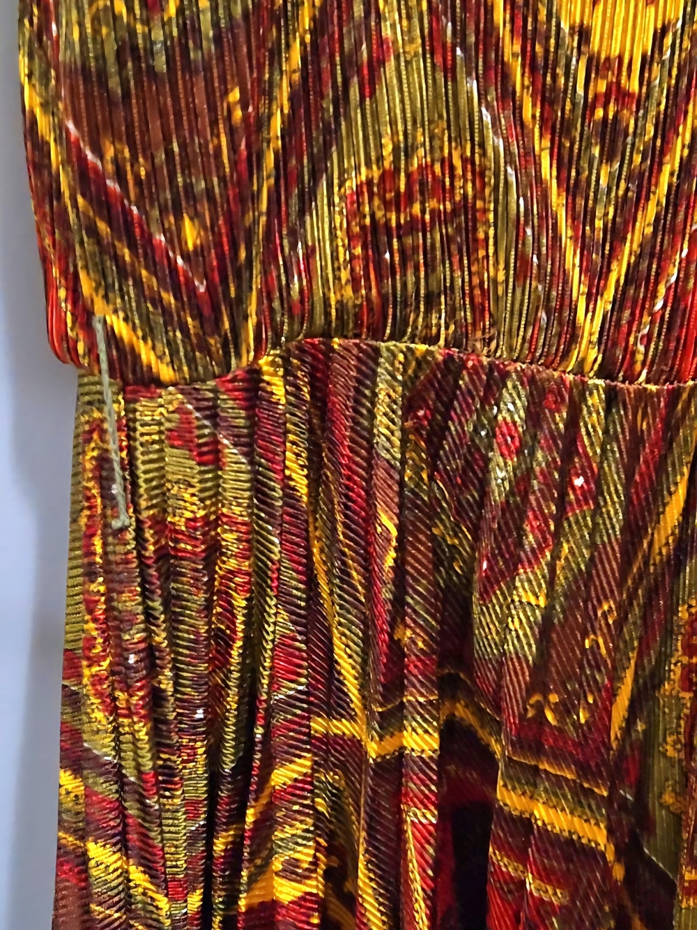 Vintage 70s Pleated Midi Dress in Brown & Gold - Picture 5 of 8